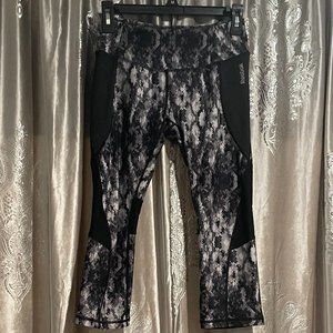 Women's Reebok Snakeskin Capri Leggings